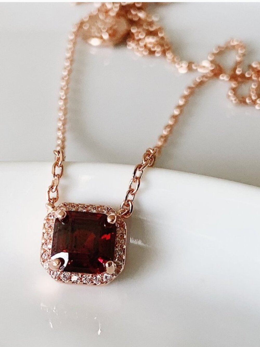 Henri Bendel Red Crystal Pendant Necklace Rose Gold Tone Halo Square Necklace